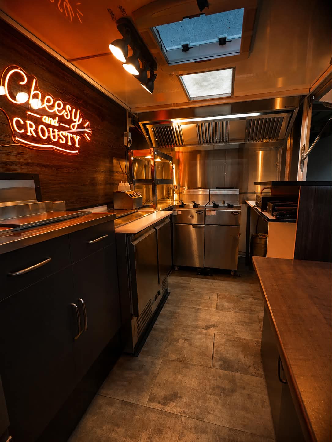 Food truck Cheesy And Crousty